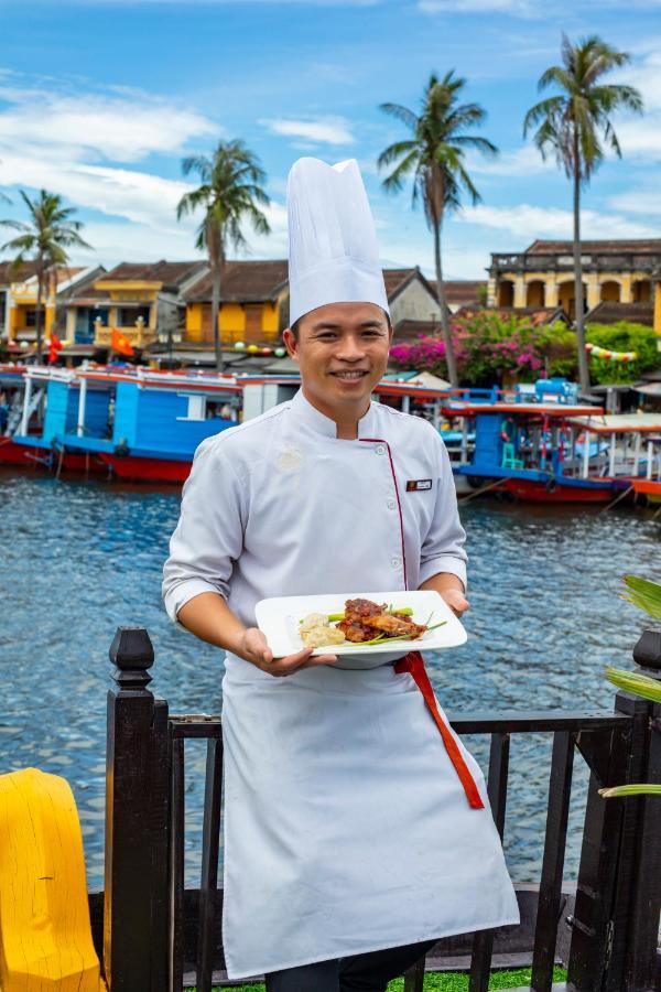 Little Riverside Hoi An . A Luxury Hotel & Spa Buitenkant foto A Vietnamese chef