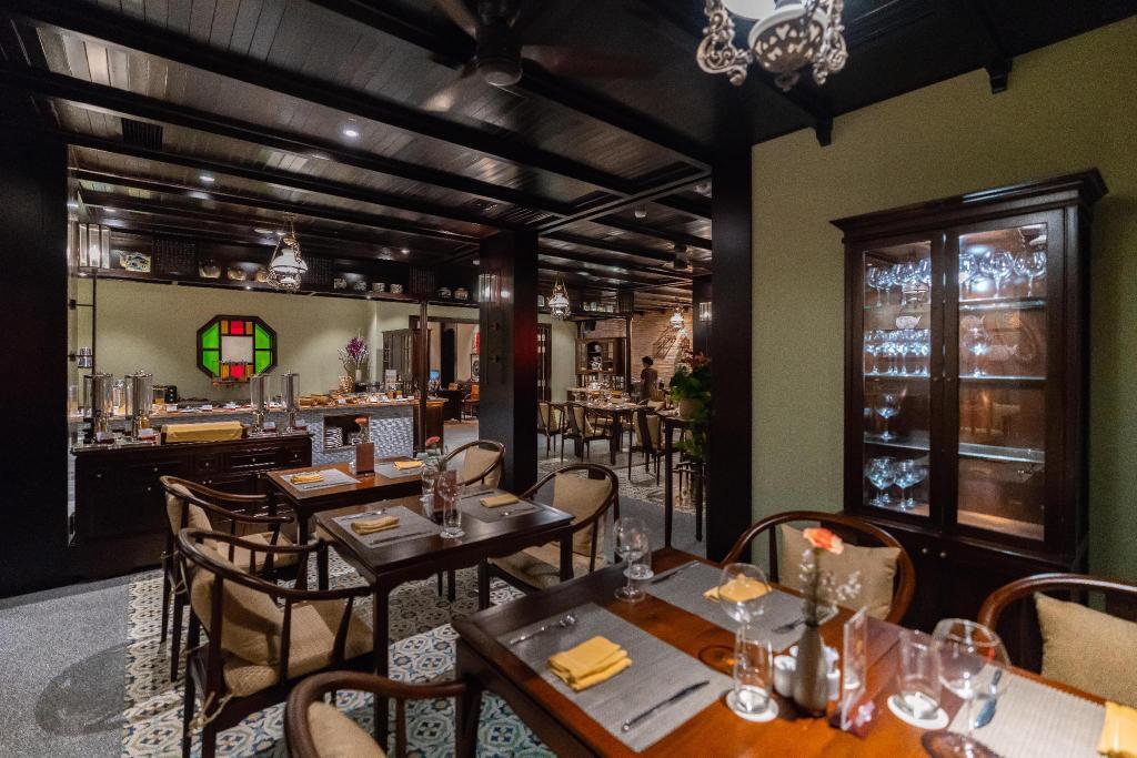 Little Riverside Hoi An . A Luxury Hotel & Spa Buitenkant foto The interior of the restaurant