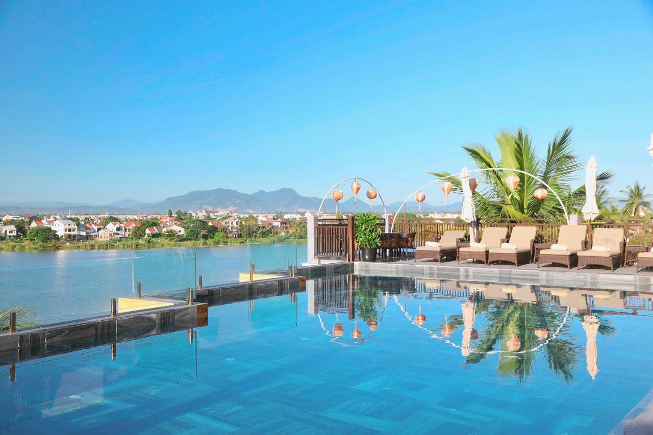 Little Riverside Hoi An . A Luxury Hotel & Spa Buitenkant foto View of the lake