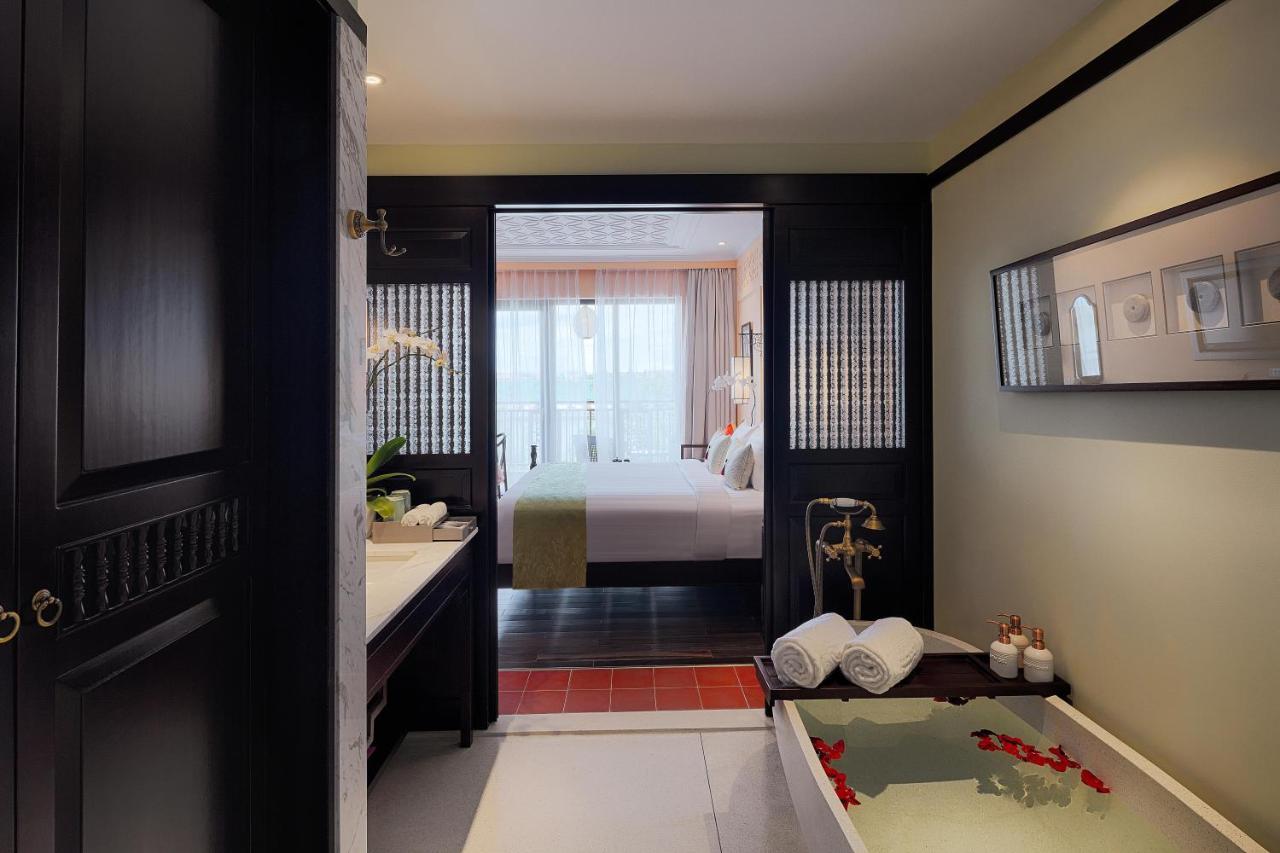 Little Riverside Hoi An . A Luxury Hotel & Spa Buitenkant foto Bathroom