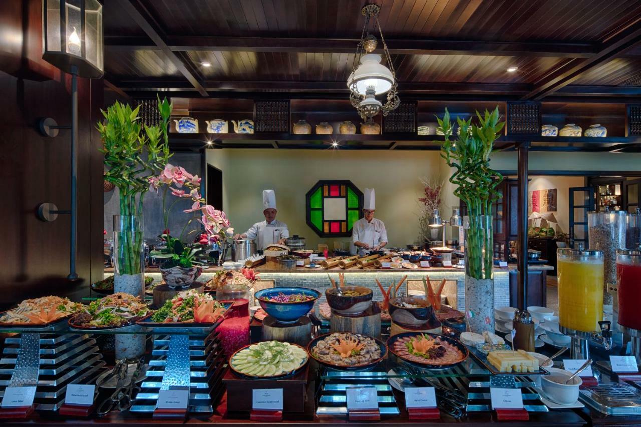 Little Riverside Hoi An . A Luxury Hotel & Spa Buitenkant foto The buffet at the restaurant